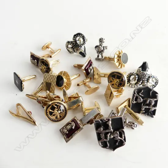 11 PRS RETRO CUFFLINKS + 5 TIE BARS