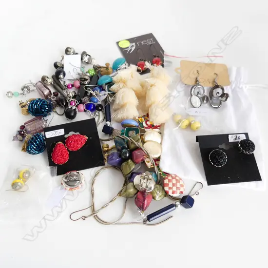 ASST COSTUME JEWELLERY EARRINGS, SOME NEW ON CARDS