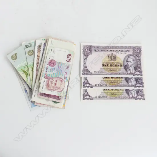 ASST BANKNOTES: 3X NZ £1 Flemming + bag older world banknotes