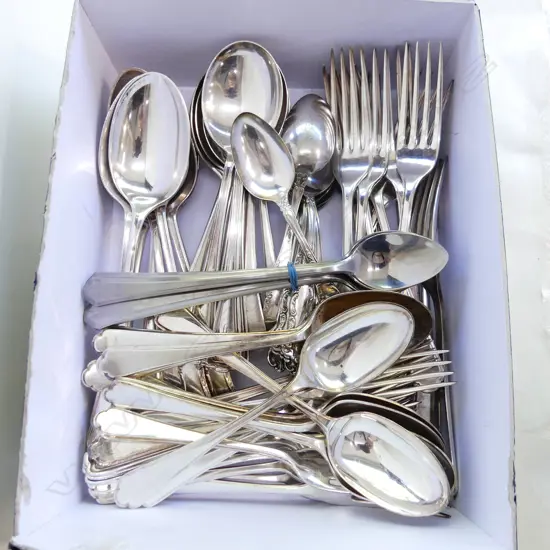 LG ASST CUTLERY INCL SERVING SPOONS, FORKS, DESSERT, SOUP, SUNDAE, TEAS SPOONS 