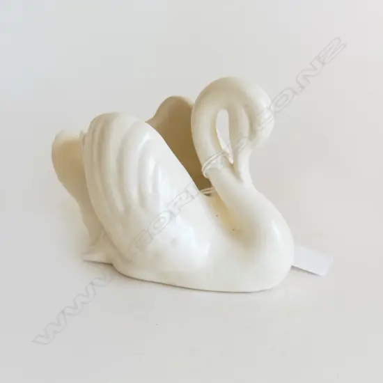 CROWN LYNN SMALL WHITE SWAN VASE #.154. L.140mm
