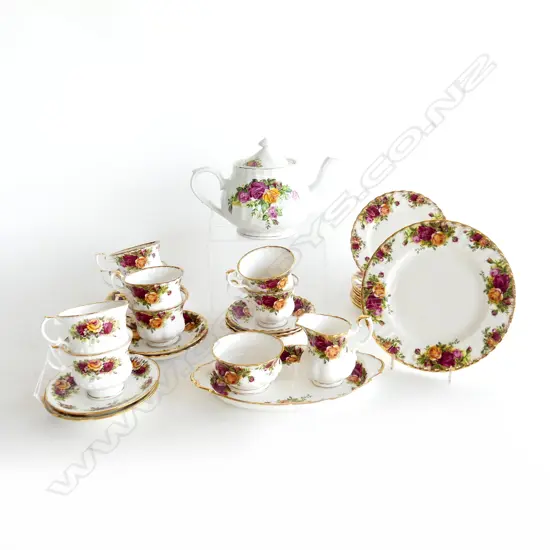 OLD ENGLISH ROSE ROYAL ALBERT TEASET 8 CUPS ASSORTED PLATES SAUCERS + REGENT CHINA ROSES TEAPOT