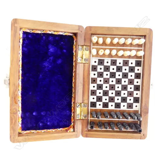 BONE & EBONY TRAVELLING CHESS SET the wood case 75 x 125mm