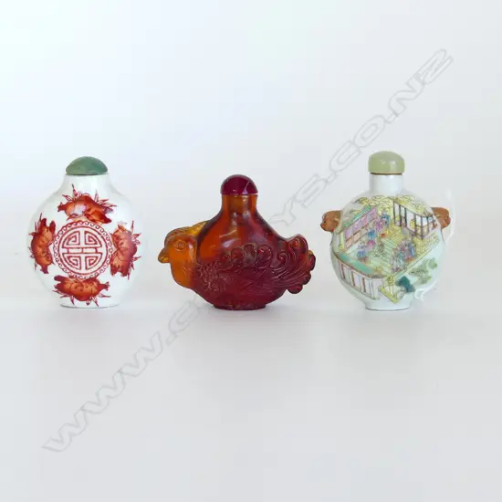 3 VINTAGE ORIENTAL FINELY DECORATED SNUFF BOTTLES