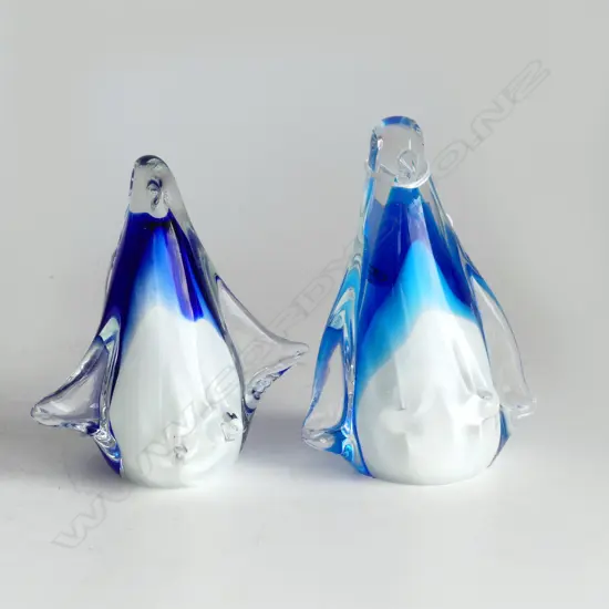 2 GLASS BL/WH  PENGUINS & DUCKLING H. 130 125