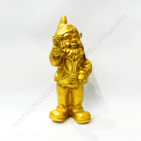 RESIN GNOME WITH GUN GOLD H310MM