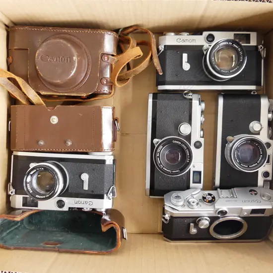 TRAY OF VINTAGE RANGE FINDER CAMERAS & CASES