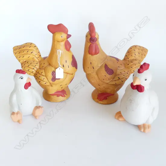 2 LARGE & 2 SMALLER CERAMIC CHICKENS. H. 270mm & 200mm