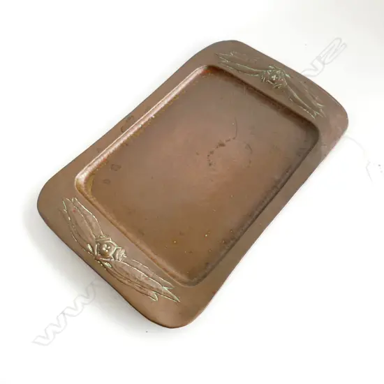AUSTRALIAN ARTS & CRAFTS COPPER TRAY w. GUM NUT DESIGN 300x450mm