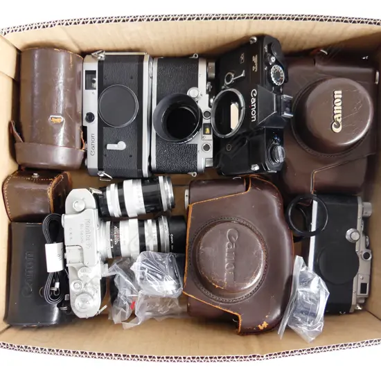 TRAY OF VINTAGE RANGE FINDER CAMERAS & CASES