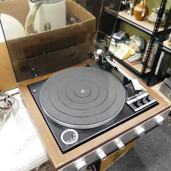 RETRO GARRARD TURNTABLE