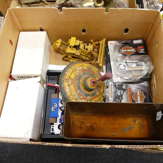 BOX LOT MODEL DIE CAST TOYS TIN TOY HARLEY DAVIDSON PLAYING CARDS ETC 