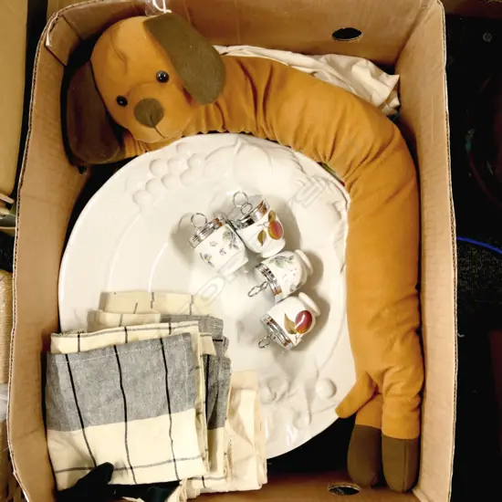 BOX MISC INCL PLATTERS, ROYAL WORCESTER EGG CODDLERS, LINEN, ETC..