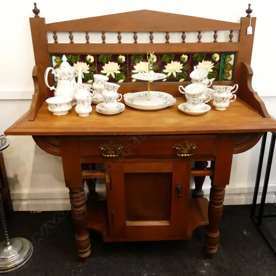EDWARDIAN TILE BACK WASH STAND 1060x450x1170mm
