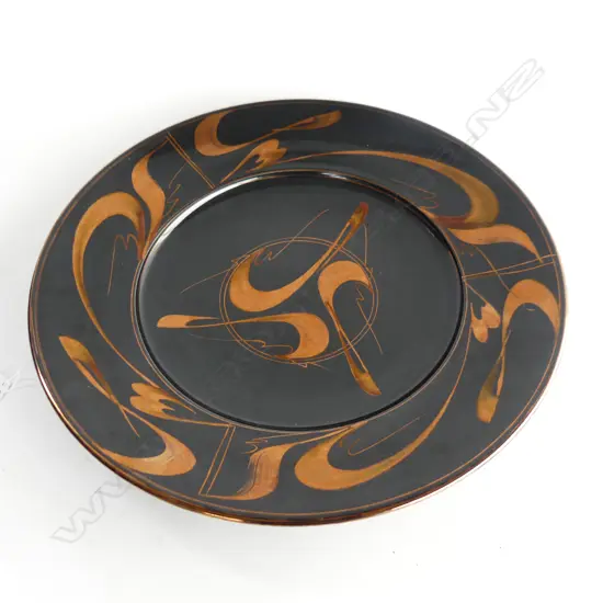 LG PETER COLLIS CHARGER - SIGNED VERSO 395mm dia