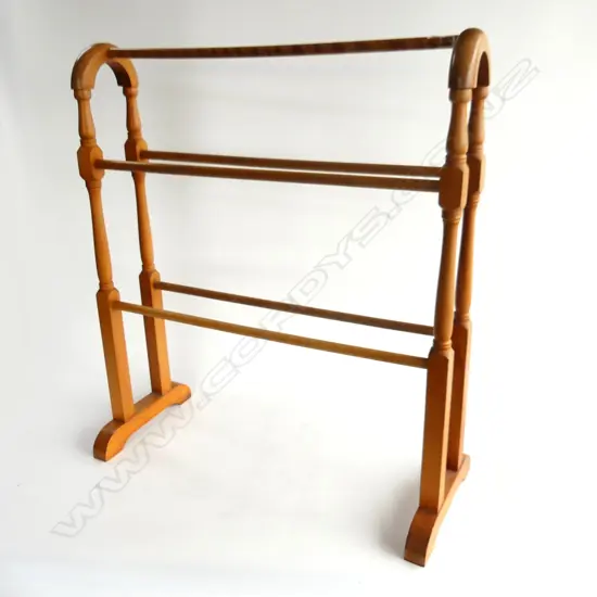 KAURI TOWEL RAIL BY TREES CO K ROAD H 800 MM