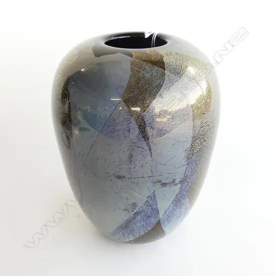 SIGNED GARY NASH VASE, 2000 H.200mm