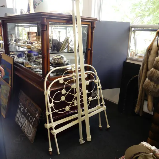 PR WHITE PAINTED EARLY 20thC METAL SINGLE BED ENDS + RAILS