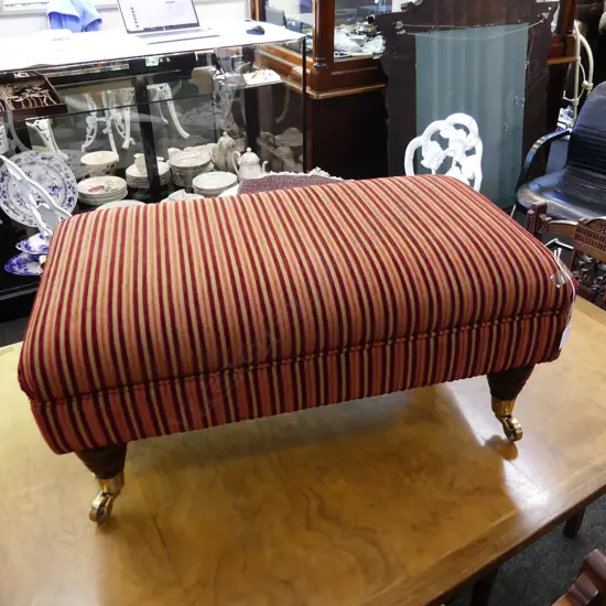 RED UPHOLSTERED OTTOMAN 730x430x320mm