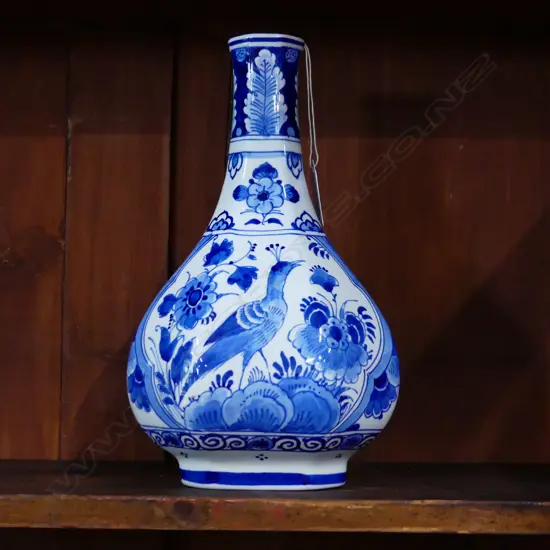 DELFT HANDPAINTED OCTAGONAL FORM VASE. SIGNED & DATED1907. H.230mm