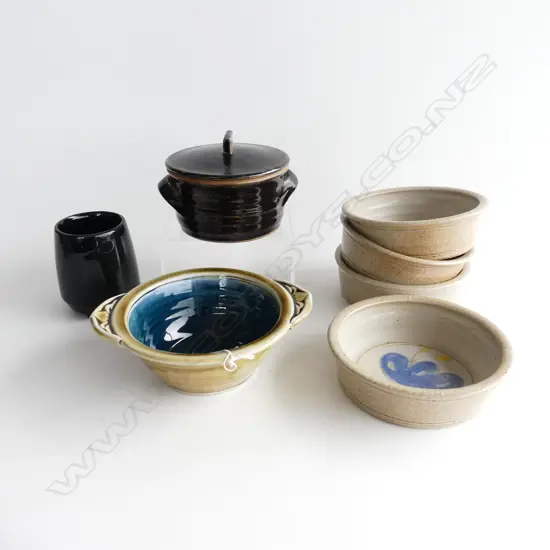 7 POTTERY PCES: 5X HILLSIDE + 1X Titian beaker etc