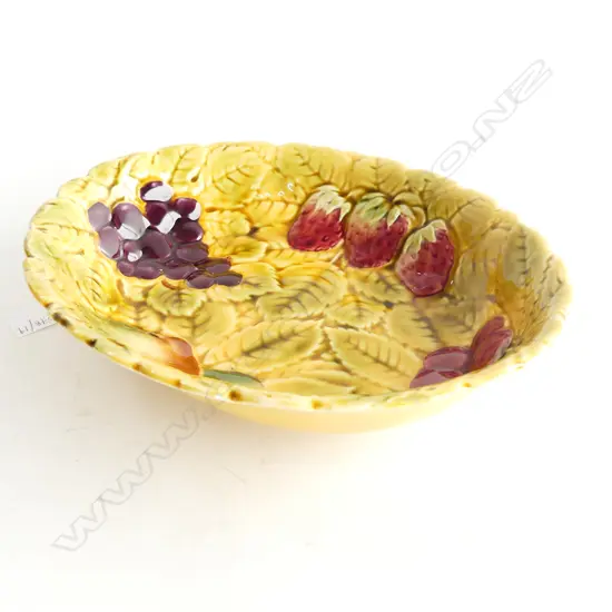 SARREGUEMINES MAJOLICA OVAL DISH 260x205mm