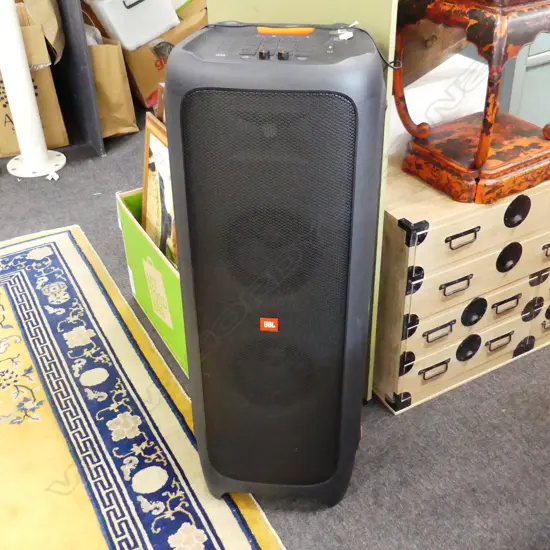 JBL PARTYBOX 1000 AS NEW POWERFUL BLUETOOTH PARTY SPEAKER  FULL PANEL LIGHT EFFECTS (NO WRISTBAND) H.1050mm  RRP$1,499.9