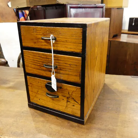 JAPANESE WOODEN SMALL CHEST, 3-DRAWER, 170 x 240 x 236mm