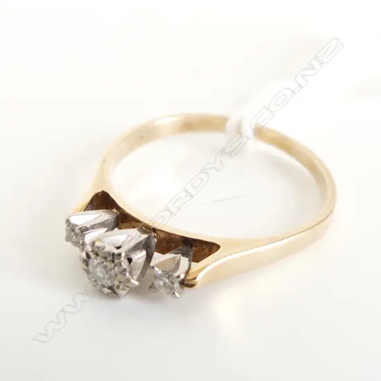 9CT & 3 DIAMOND RING 2.1 GRAMS