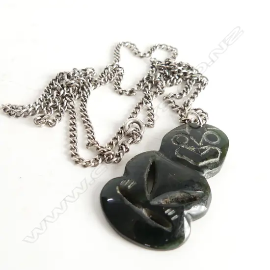 POUNAMU TIKI ON STG SILVER CHAIN L.40mm