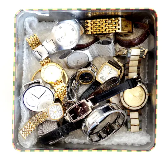 OLD TIN 15 ASST LADIES & MENS GENUINE DESIGNER & HIGH END FASHION WATCHES INCL PIERRE CARDIN, SKAGEN, SEIKO ETC..A/F