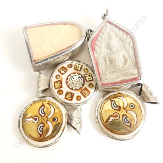2 THAI BUDDHA AMULETS, 3 TIBETAN PENDANTS