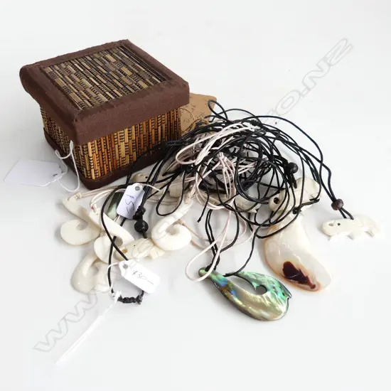 SM CONTAINER ASST NZ BONE & POUNAMU PENDANTS STRING CORDS