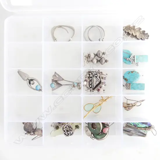 PLASTIC CONTAINER WITH S/SILVER PENDANT & 14 PRS S/SILER EARINGS