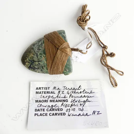 Mia Tennant carved serpentine pounamu pendant with certificate 2020