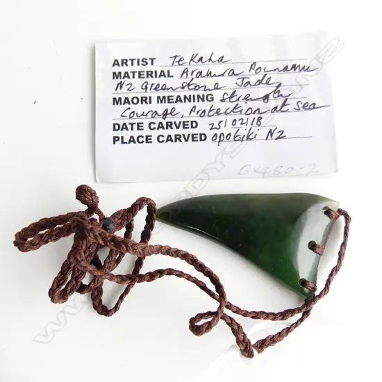 TE KAHA carved pounamu rei niho (eye tooth) pendant with certificate 2018