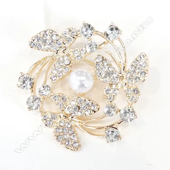 BUTTERFLY WREATH BROOCH SET WITH CZ & FAUX PEARLS 