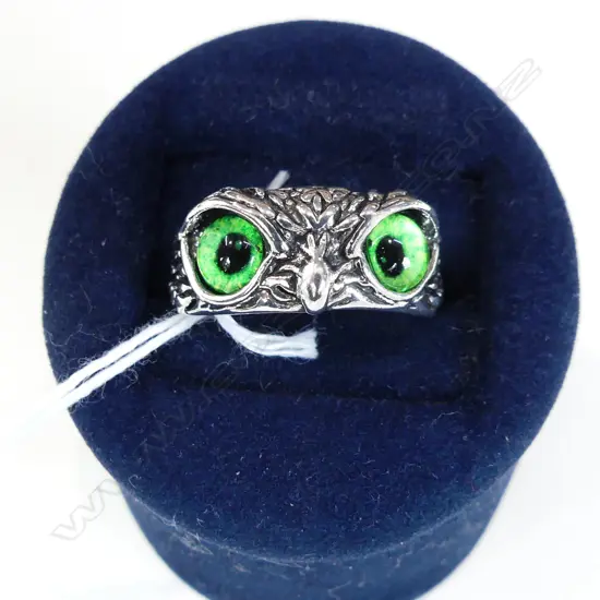 UNUSAL SILVER PLATED STARRY EYED OWL COSTUME JEWELLERY RING, ADJUSTABLE 