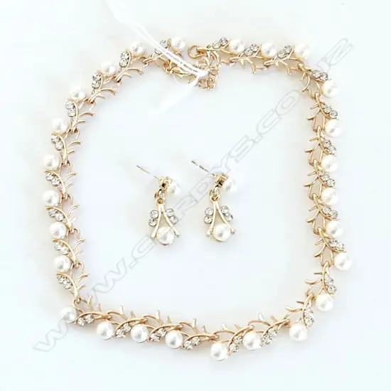 LOVELY GOLD GILT, FAUX PEARL, CUBIC ZIRCONA CREEPER NECKLACE & DROP EARRING SET 