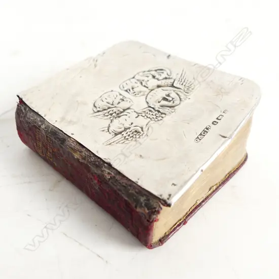 MINIATURE STG SILVER & LEATHER COVERED PRAYER BOOK, EMBOSSED CHERUBS, 55 X 45mm, BIRM. 1904
