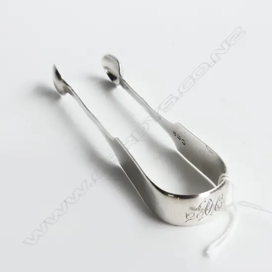 GEORGIAN STERLING SILVER TONGS LONDON 1820 FIDDLE PATTERN MAKER W.H.  L. 145mm
