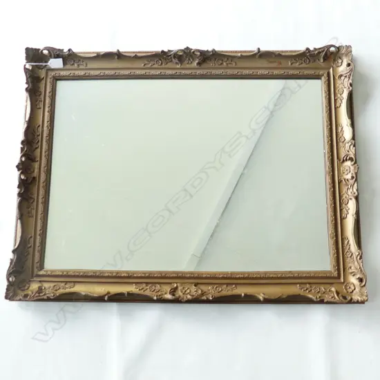 GILT FRAMED MIRROR 650x850mm