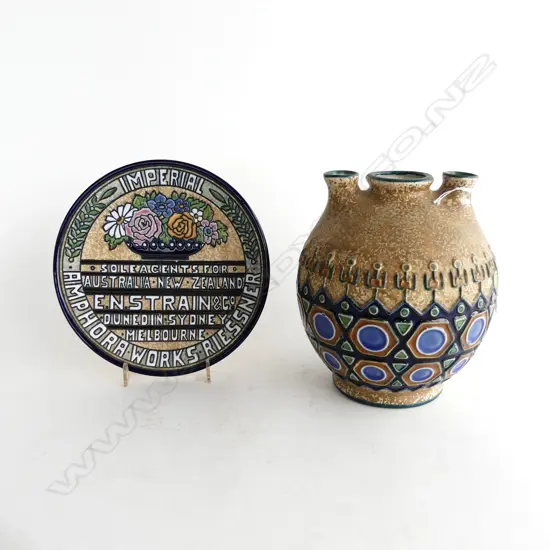 AMPHORA THREE SPOUTED VASE & AMPHORA NZ & AUSSIE TRADERS PLATE  DIA 210MM