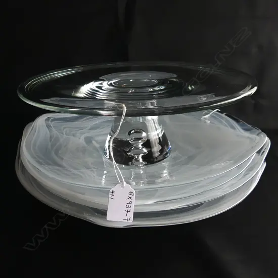 4 LG WHITE SWIRLED GLASS PLATTERS (D 320mm) & LG GLASS CAKE STAND, DIA 300mm) 