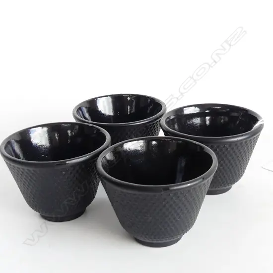 4 JAPANESE IRON TEA CUPS, DIA 65MM