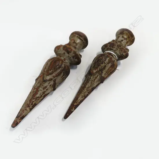 PR ANTIQUE CAST IRON FINIALS H.200mm