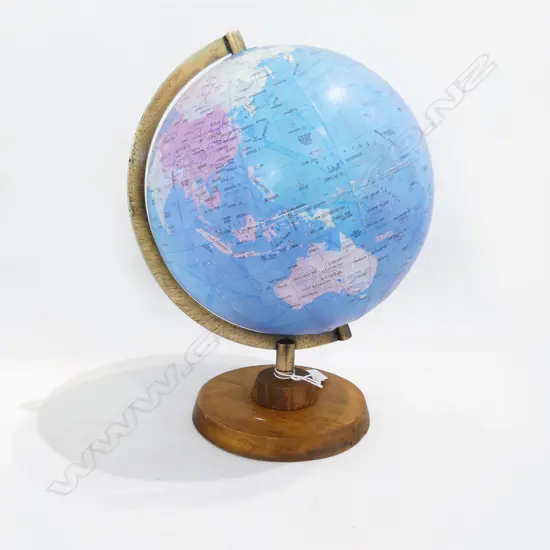 WORLD GLOBE ON WOODEN STAND H.300mm