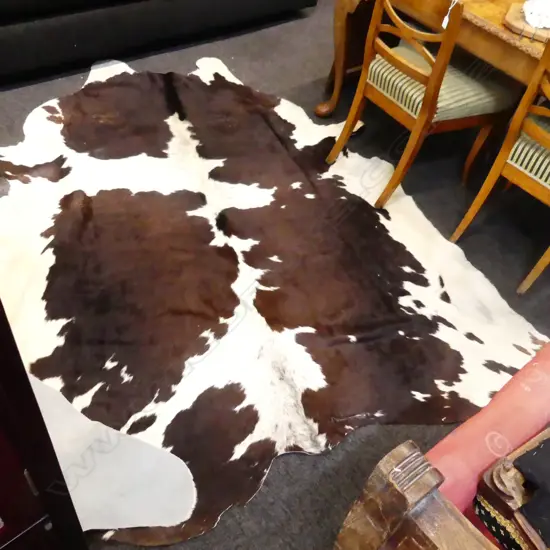 COWHIDE BLACK & WHITE 2200 X1800