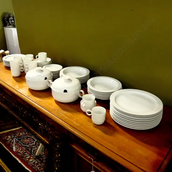 WHITE ROSENTHAL PART DINNER SERVICE