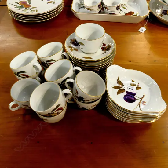 7 ROYAL WORCESTER EVESHAM BAKING DISHES 150mm dia